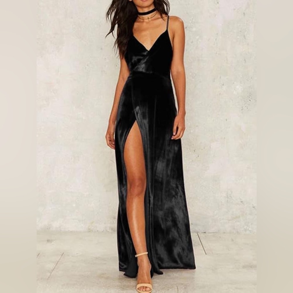 NWT Uoozee Black Velvet Velour Strappy  Back Cross Maxi Dress
